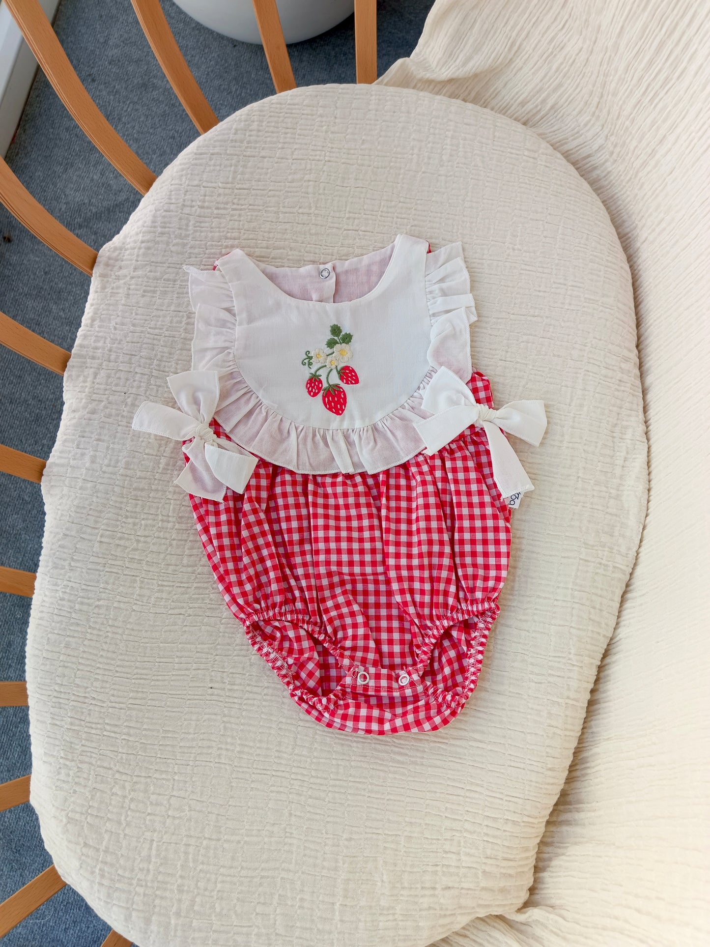 Strawberry Belle Ekoseli Romper Kırmızı