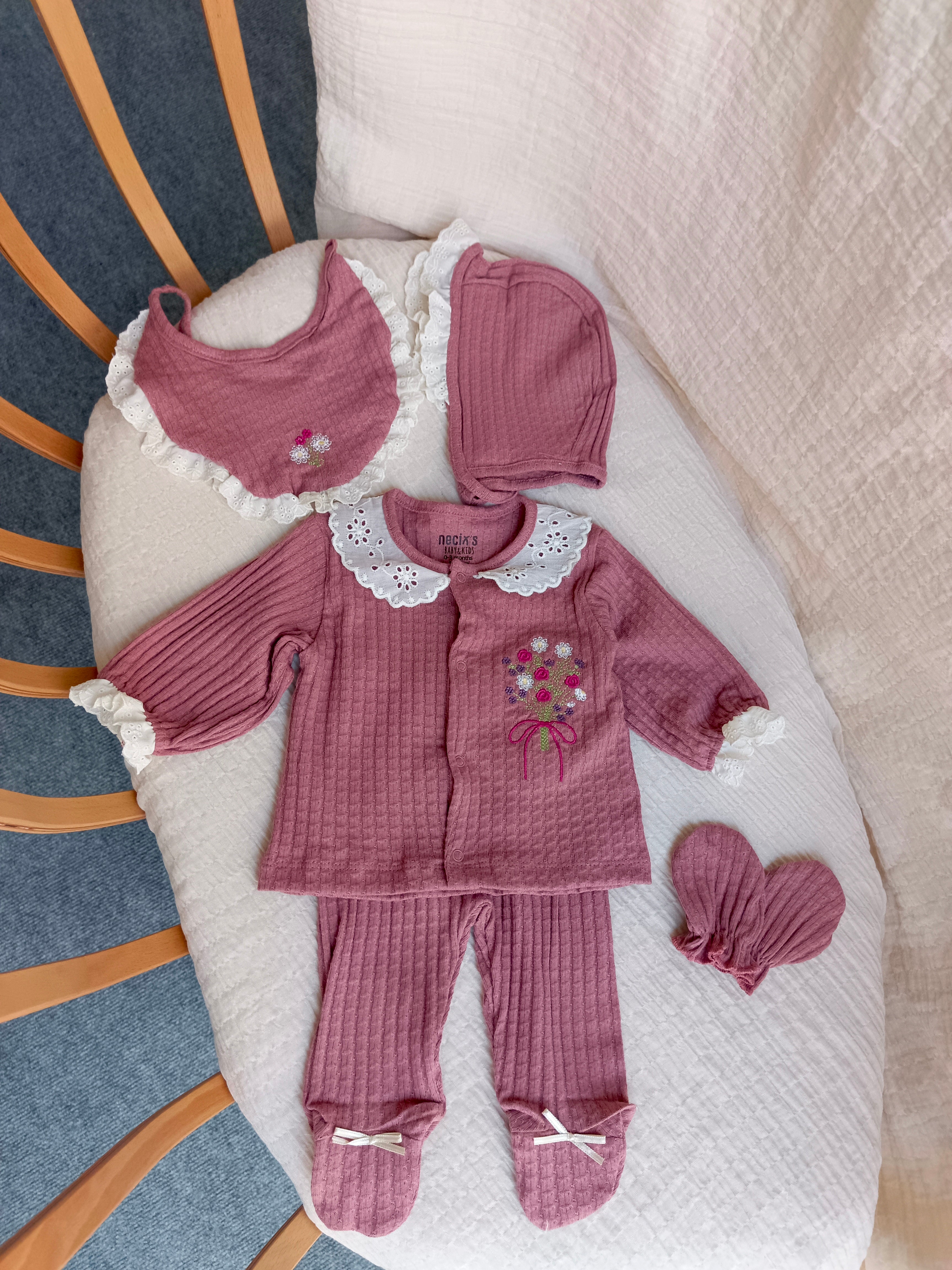 Fisto Yaka Çiçek Buketi Nakışlı 5'li Yenidoğan Set Gül Kurusu