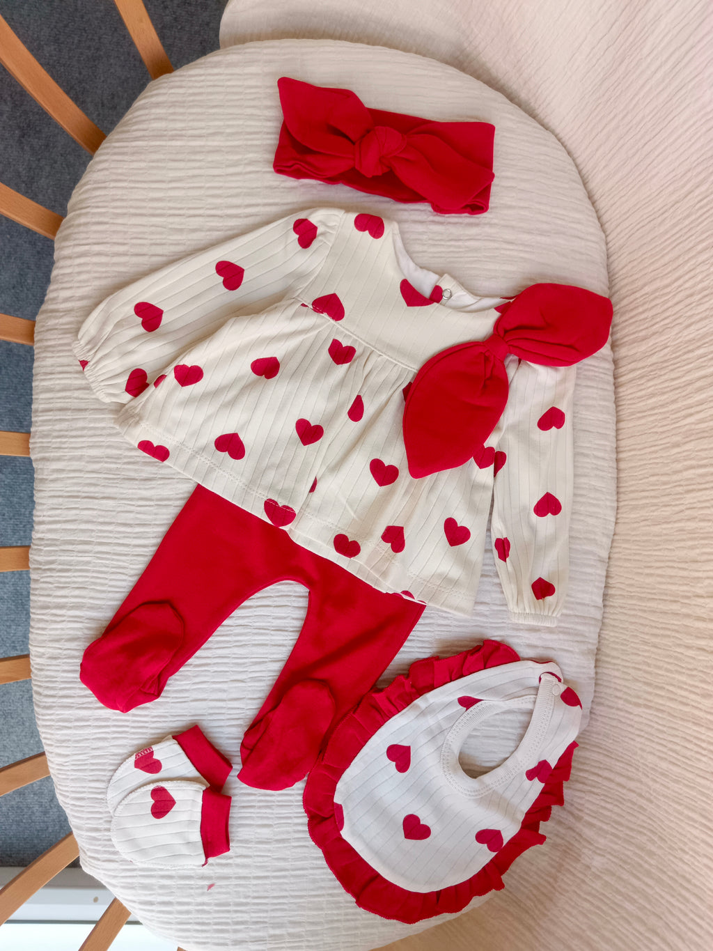 Büyük Kalpli Fiyonklu Yenidoğan Hastane Çıkışı Seti