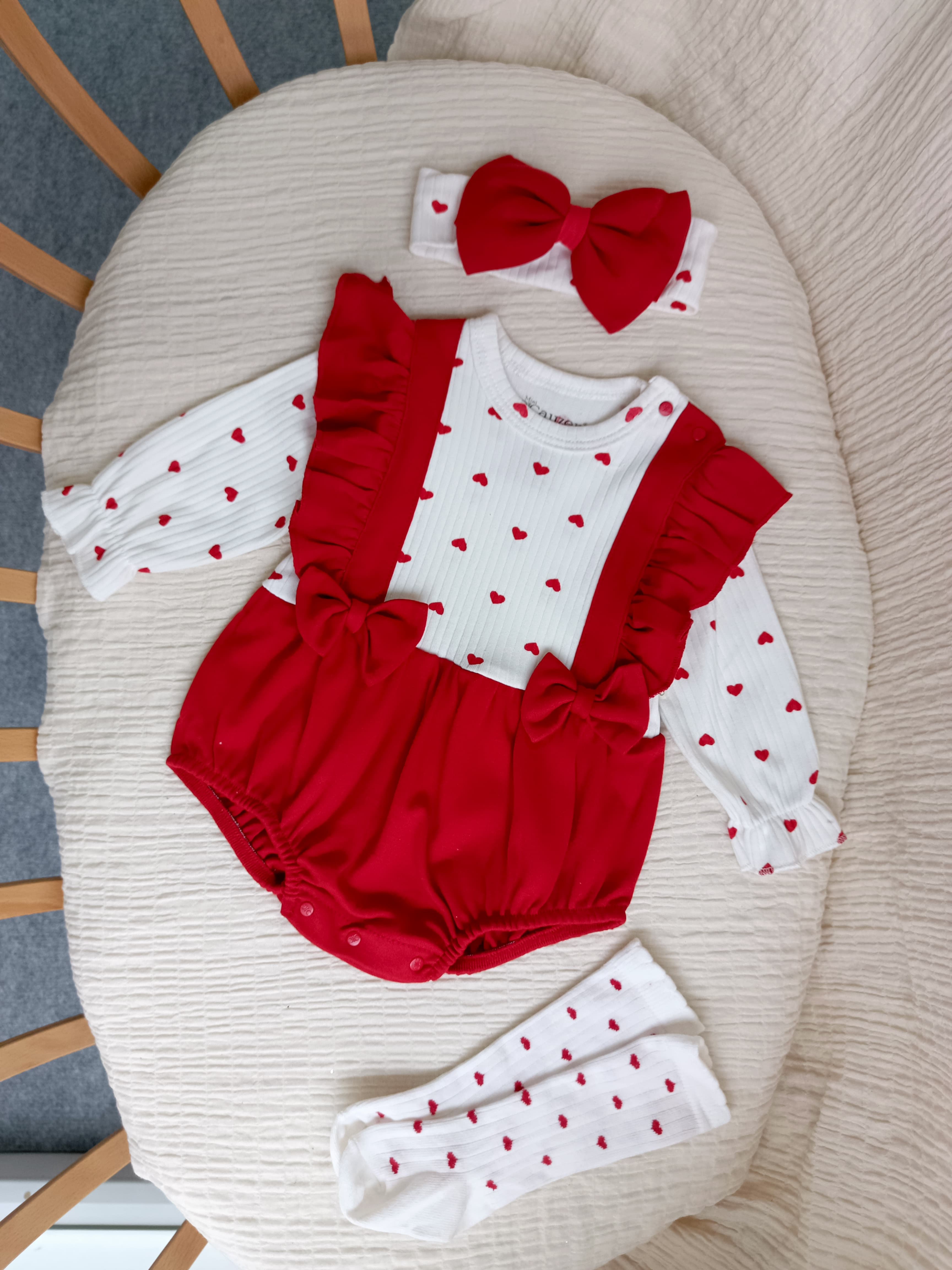 Love Kırmızı Kalpli Çoraplı Romper Tulum Set