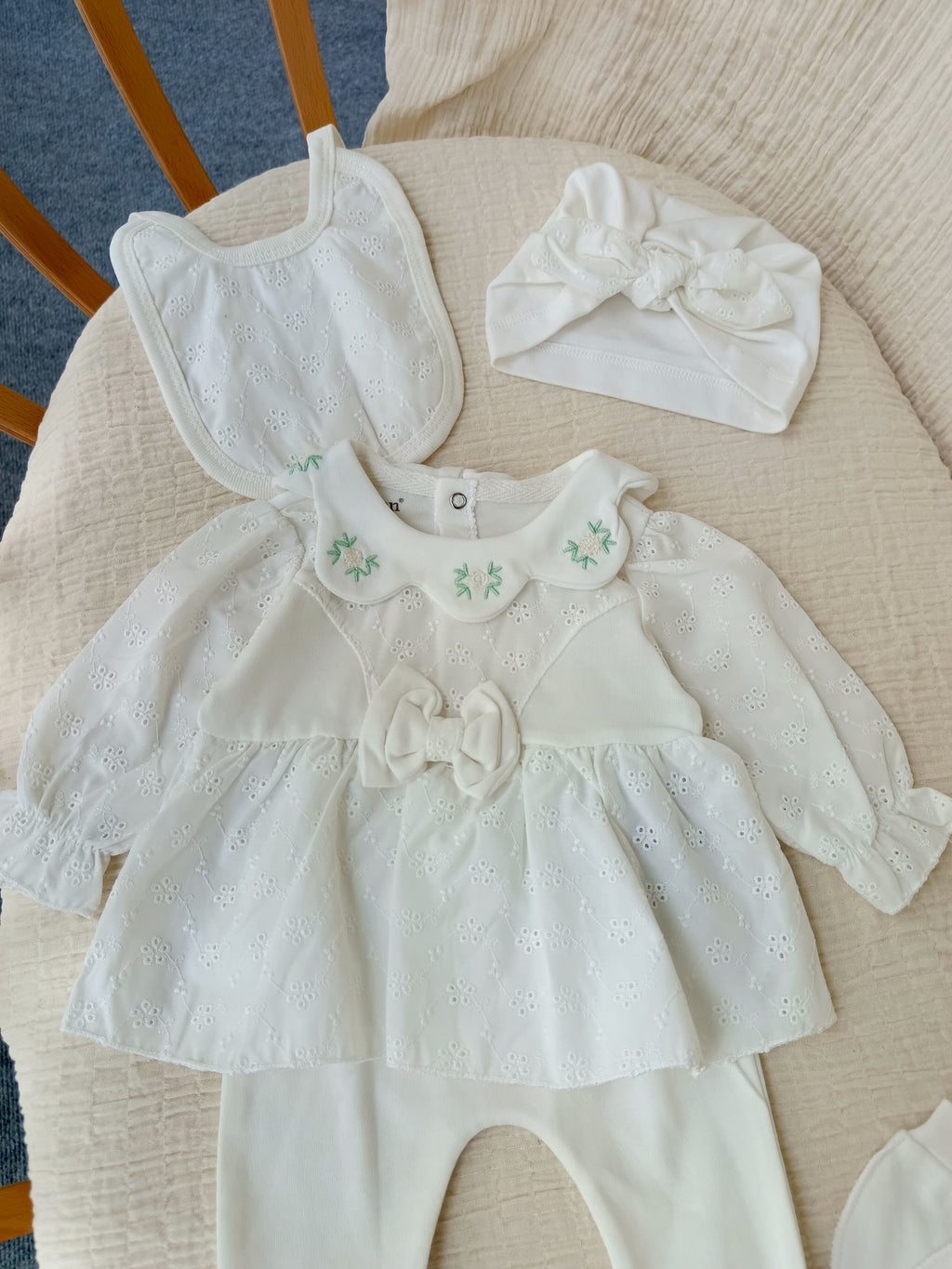 Bloom Çiçekli 5'li Hastane Çıkışı Seti Beyaz